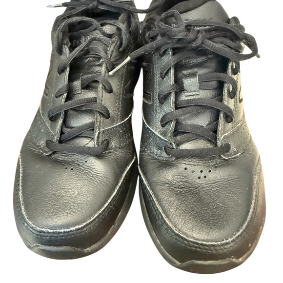 New Balance Black Athletic Shoes with Textured Leather - Picture 1 of 6